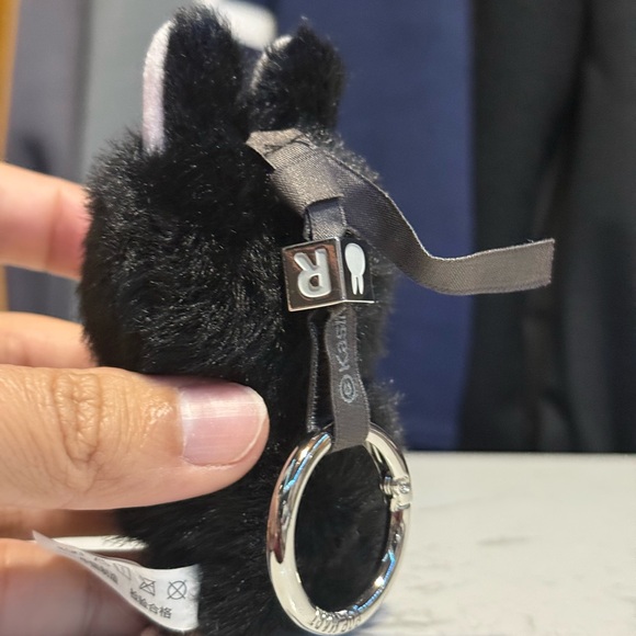 Labubu Letter R pin for love! - Picture 2 of 8